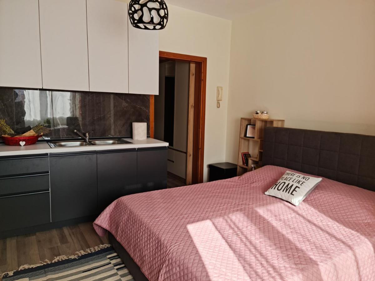 Lovely One Bedroom Studio In Tirana Bagian luar foto
