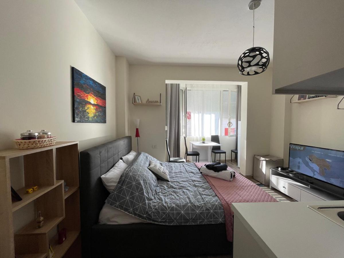 Lovely One Bedroom Studio In Tirana Bagian luar foto