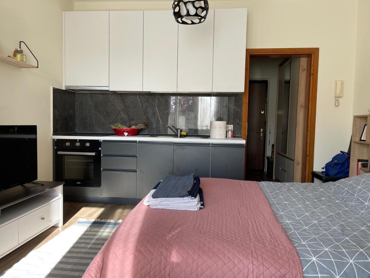 Lovely One Bedroom Studio In Tirana Bagian luar foto